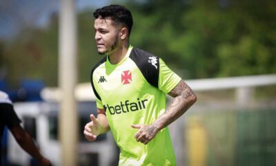 Adson vai passar por nova cirurgia após se machucar em treino do Vasco.