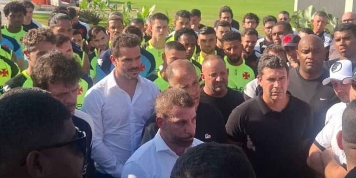 Torcida do Vasco cobra