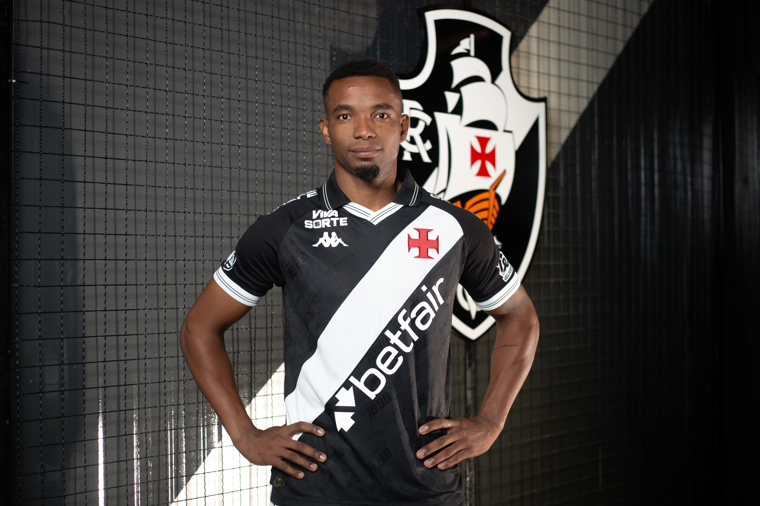 Thiago Mendes é do Vasco
